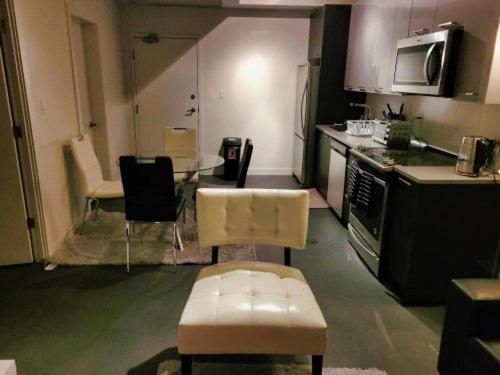 Furnished 1 Bedroom In East Village By Signature Suites Ltd YYC Exterior foto